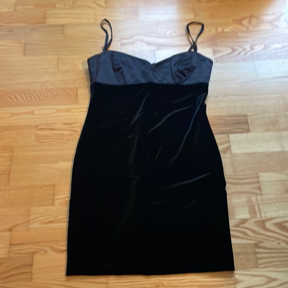 Laundry  by Shelli Segal velvet/ satin mini dress. Size 12